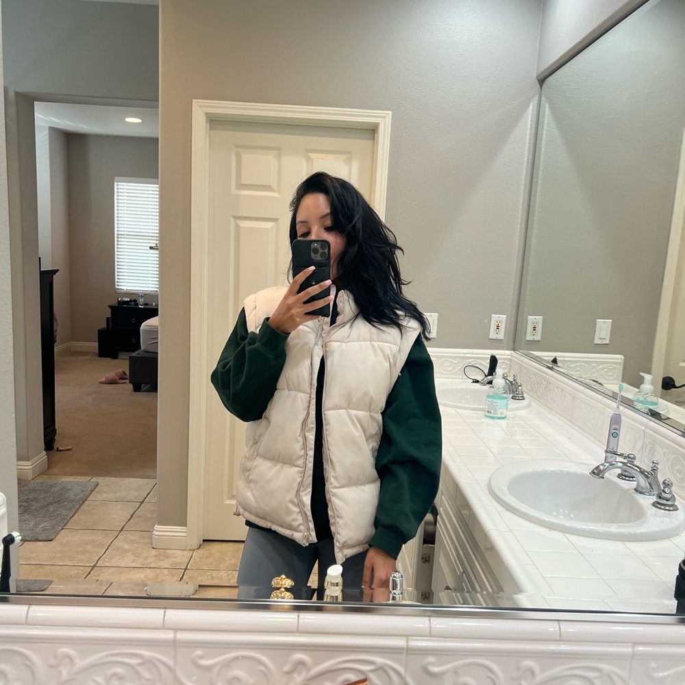 H&M big puffy vest! Womens size large
